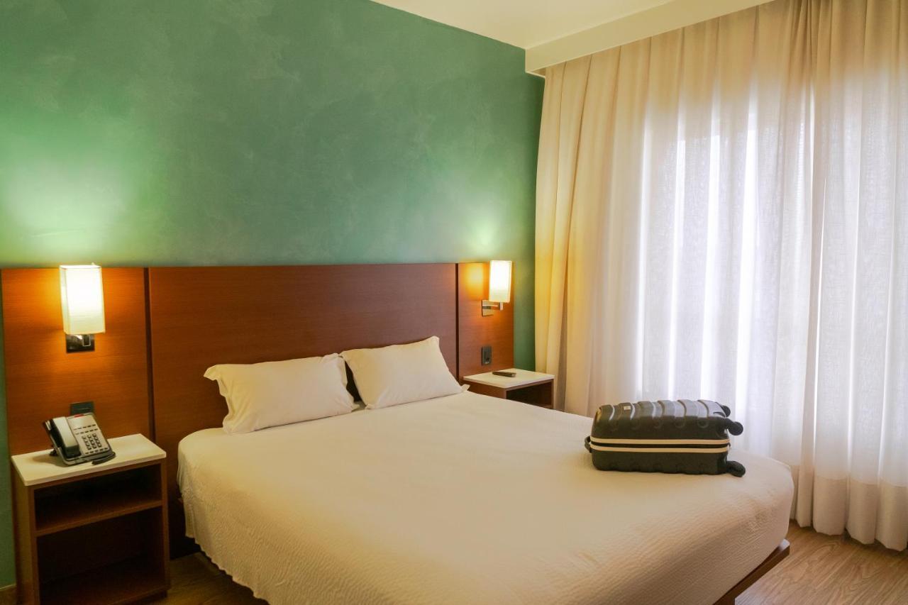 Ibis Styles Curitiba Aeroporto Hotel Sao Jose dos Pinhais Bagian luar foto