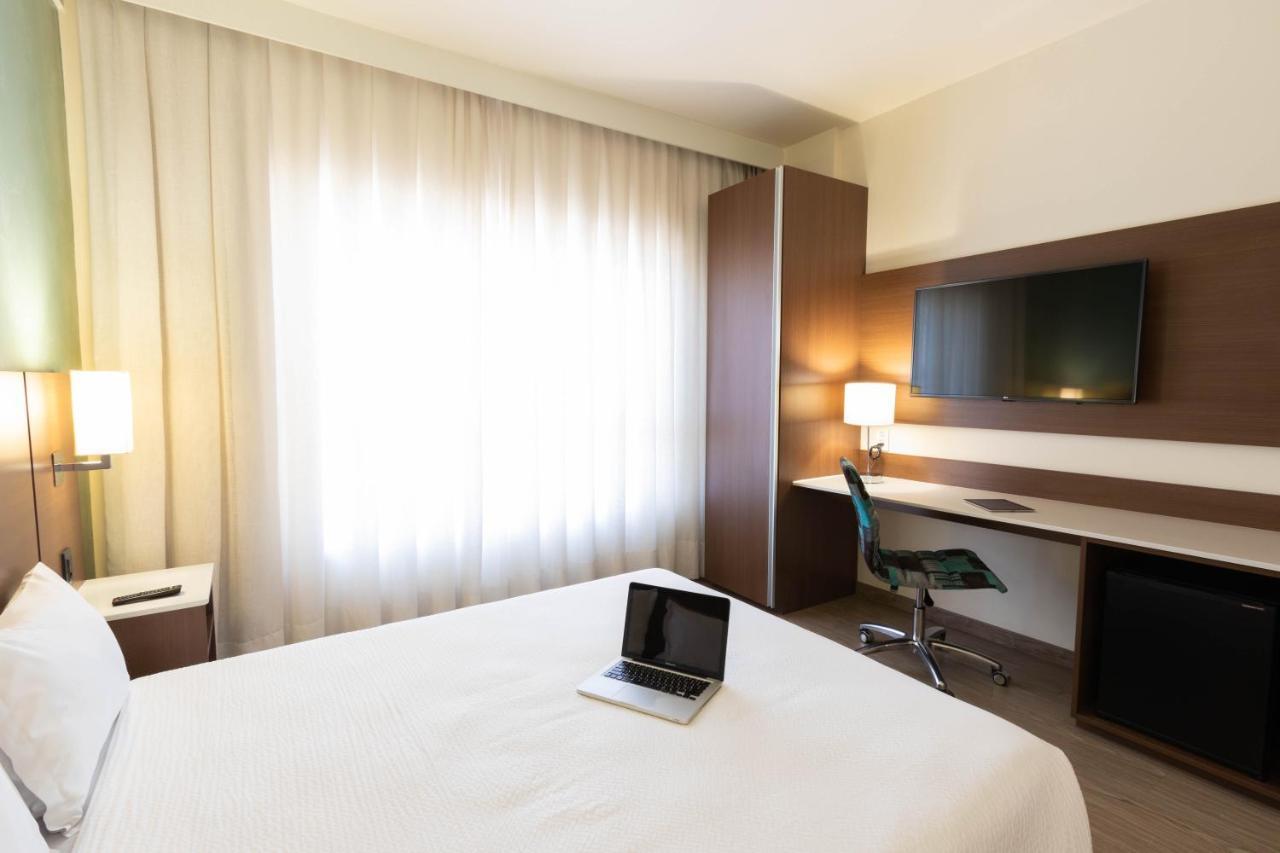 Ibis Styles Curitiba Aeroporto Hotel Sao Jose dos Pinhais Bagian luar foto