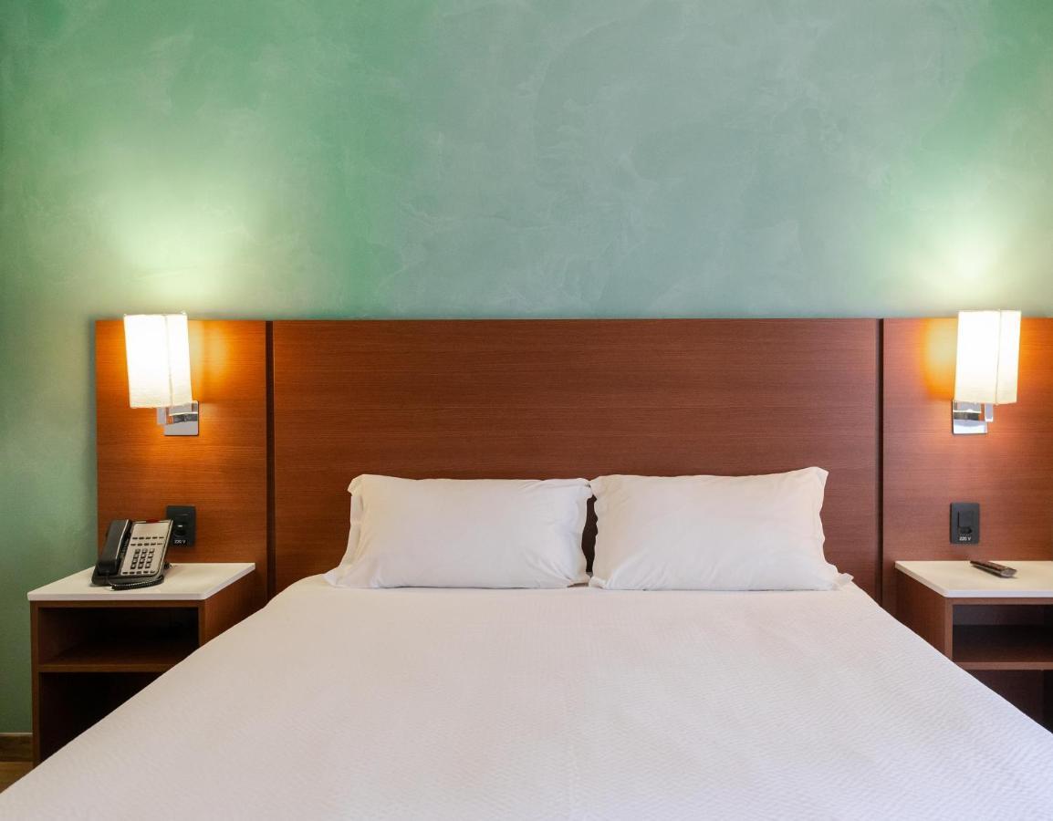 Ibis Styles Curitiba Aeroporto Hotel Sao Jose dos Pinhais Bagian luar foto
